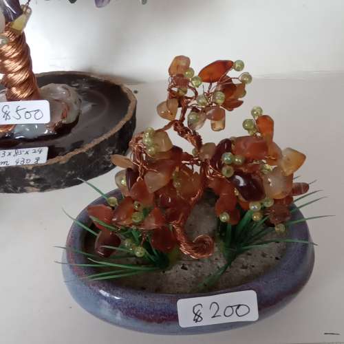 清理存貨平售買一送二，富貴晶石樹，三款共售500元。no.BR.9.3.24