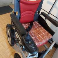 出售貝珍名牌電動輪椅九成新長放小用