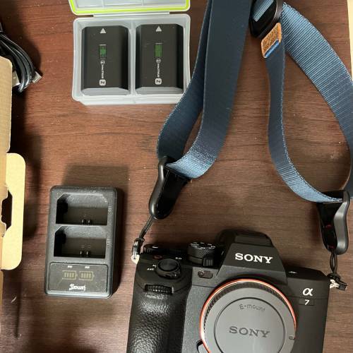 Sony A74淨相機 連兩個電池&Peak Design 相機帶