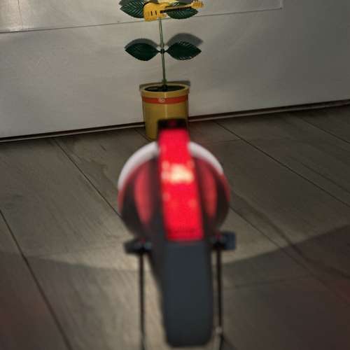 出售vintage 東芝應急電筒一個，使用4粒D電，整體95%新，跟原裝盒，頭燈及紅燈光線...