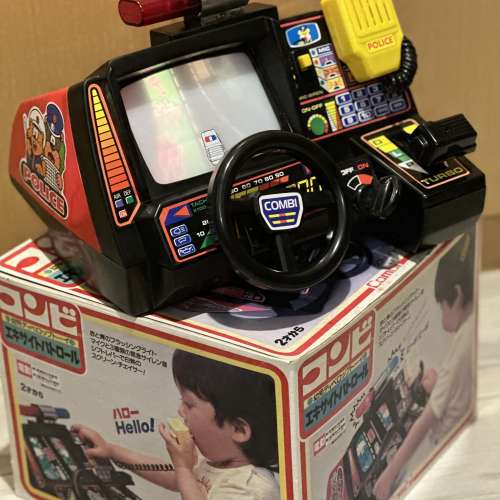 出售經典駕駛軚盤，除左可玩鴐駛外，仲有手咪可講野，有閃燈及響號，有意請pm我，謝謝