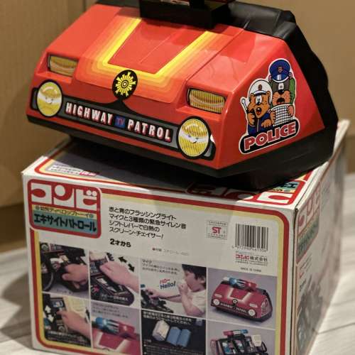 出售經典駕駛軚盤，除左可玩鴐駛外，仲有手咪可講野，有閃燈及響號，有意請pm我，謝謝