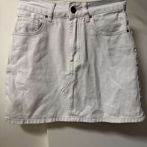 短裙 Cotton on Size: EU32 BR34 US 0 Length: 37cm