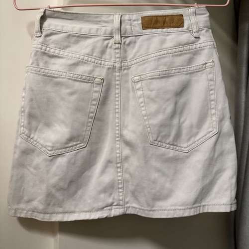 短裙 Cotton on Size: EU32 BR34 US 0 Length: 37cm