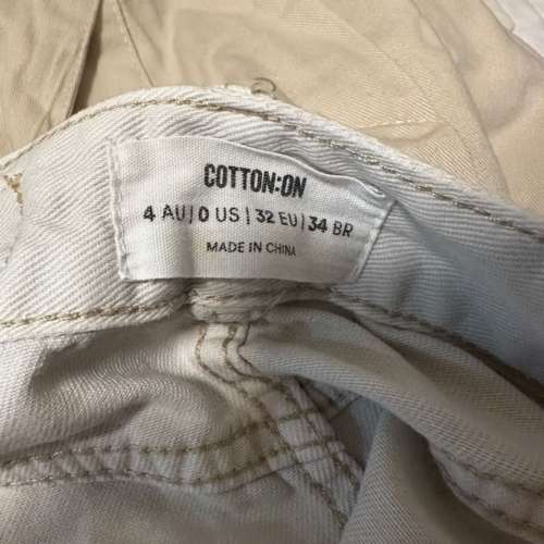 短裙 Cotton on Size: EU32 BR34 US 0 Length: 37cm