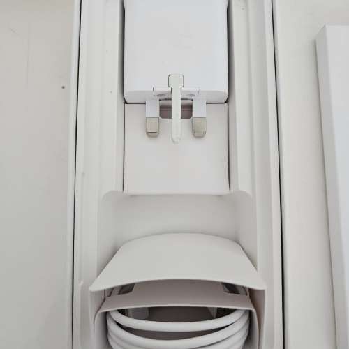 99%新Samsung S20 FE 6+128 全套有盒有保護貼有保護套