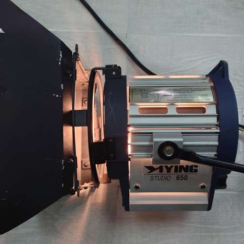 廣告製作 可 Zoom  聚光燈 650W