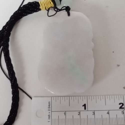 翡翠A玉白底青乘龍觀音吊墜/手把件，好雕工，款式獨特，背部有小石紋。64x39x12mm....