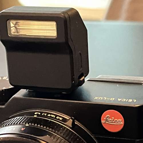 Leica D-Lux (109) & D-Lux 7 flash