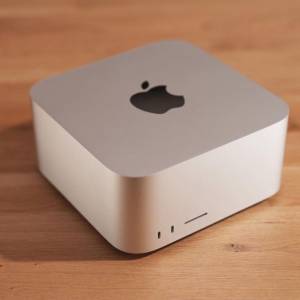 Mac Studio 2022 M1 Ultra / 128GB / 8TB