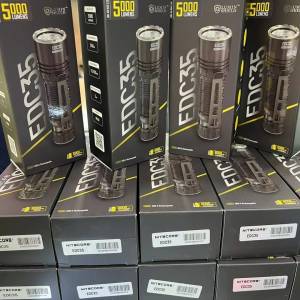 Nitecore EDC35 Tactical LED Flashlight 5000 lumens. 6000 mAh. USB-C直接充電