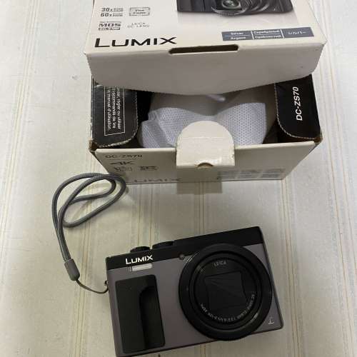 Panasonic 樂聲 DC-ZS70