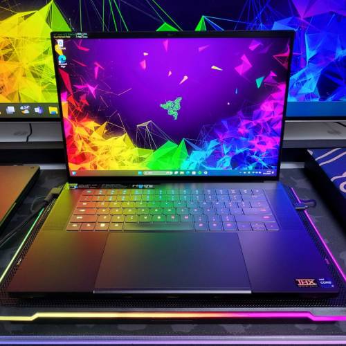 👑RTX4090🈵/64GB/8TB (頂配) 🐍Razer Blade 16 (2023)