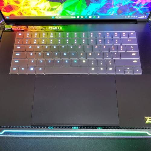 👑RTX4090🈵/64GB/8TB (頂配) 🐍Razer Blade 16 (2023)