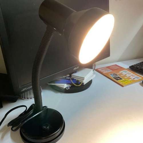 ( 可以調校角度 ) 枱燈 (adjustable angle) table lamp