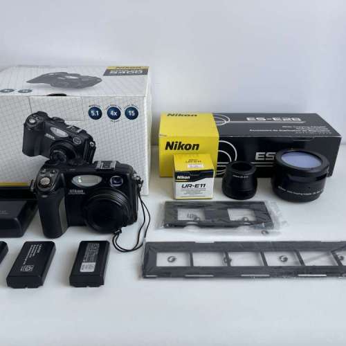 Nikon Coolpix 5400 相機 (壞機) 當零件賣,連原廠ES-E28 底片翻拍器一套