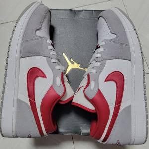 Jordan 1 Low SE Light Smoke Grey Gym Red