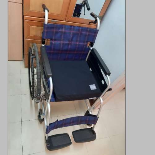 日本MIKI鋁合金輪椅--稳定順暢--新淨乾淨--全正常--連坐位厚身醫用軟墊，避免褥瘡--...