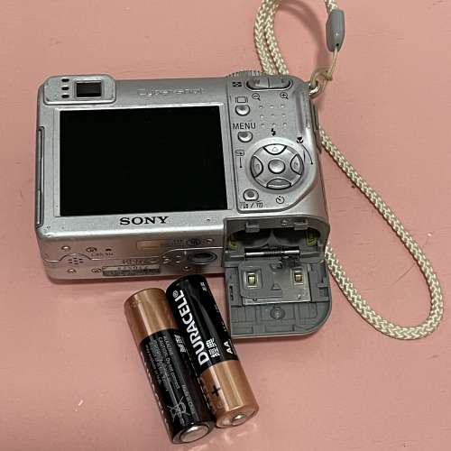 Sony Cyber Shot DSC-W1 digital camera