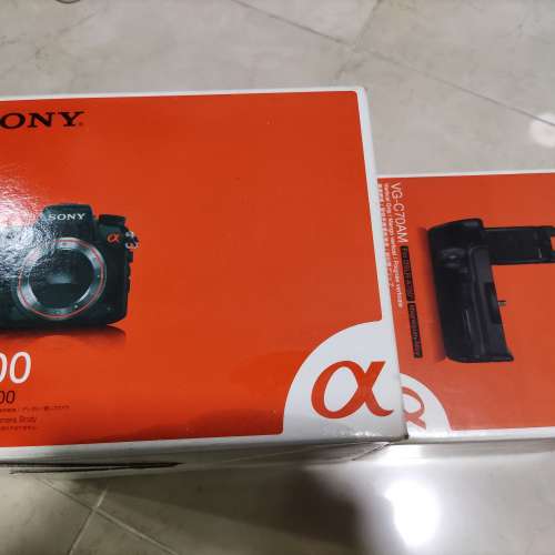 Sony  DSLA -A700  with VG-C70 AM