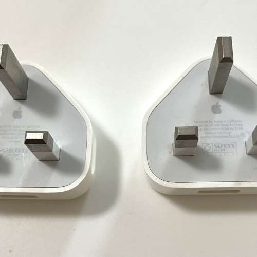 2個 Apple 蘋果原廠USB充電插頭，充電器，100%操作正常  粉嶺火車站交收