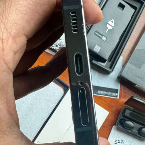 HOng Kong Version -Samsung Galaxy S22 Ultra 256GB - Original Covers + Warranty E