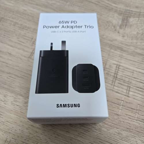 全新Samsung 三星 65W快充旅行充電器 (三頭充) EP-T6530NBEGGB