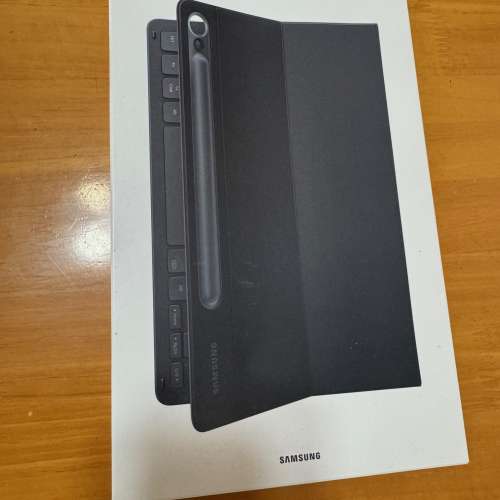 出售 Samsung tab S9 wifi /FE 5G 薄型鍵盤皮套