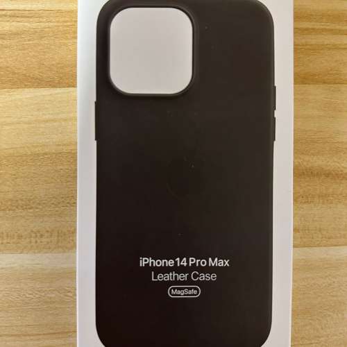 全新原裝 iPhone 14 Pro Max 皮革保護套-午夜暗色