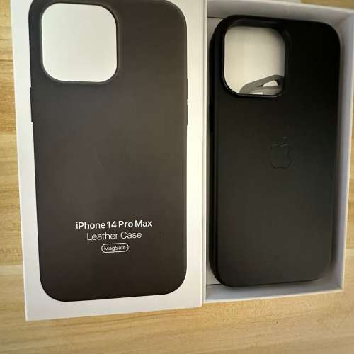 全新原裝 iPhone 14 Pro Max 皮革保護套-午夜暗色