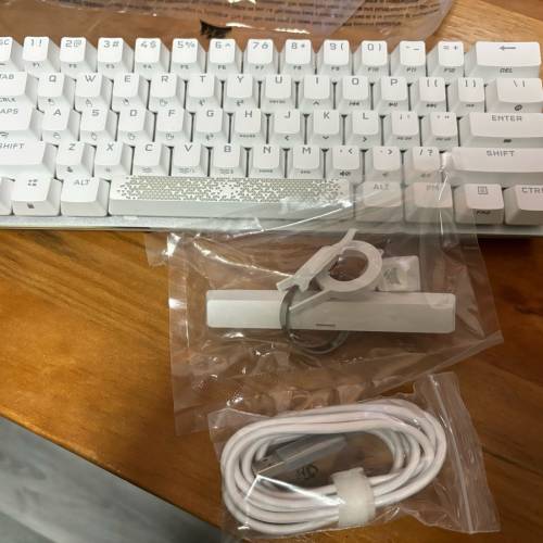 青軸無線鍵盤K70 PRO MINI WIRELESS 99%New  白色