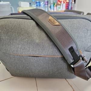 賣99%新Peak Design EVERYDAY SLING 10L V2袋 $700