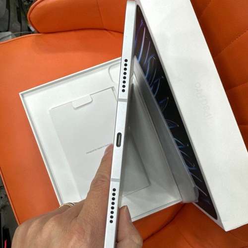 行貨 Apple iPad Pro 11 m2 5g 256gb 銀色 全套 保養 2025年3月27日