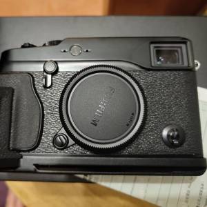 FUJIFILM X-PRO1 +  HG-XPRO1 Hand Grip