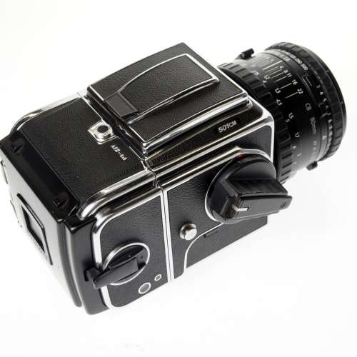 Hasselblad 501CM Film Camera & Carl Zeiss Planar 80mm f/2.8 T* Lens