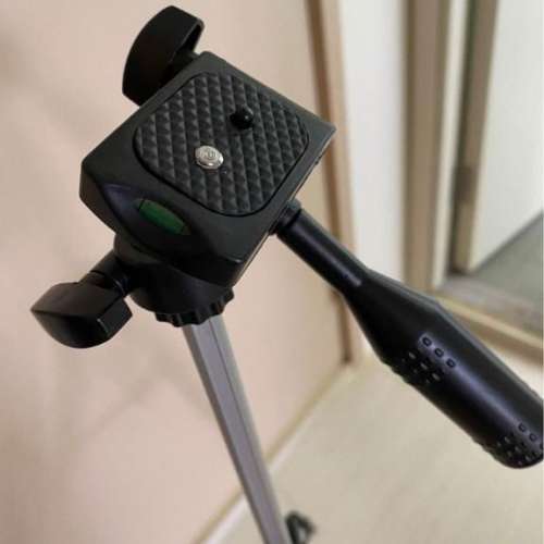 Vivitar三腳架 有袋 ( 新淨如圖 )