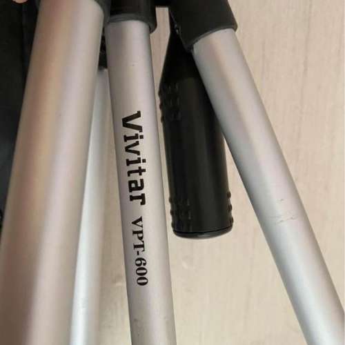 Vivitar三腳架 有袋 ( 新淨如圖 )