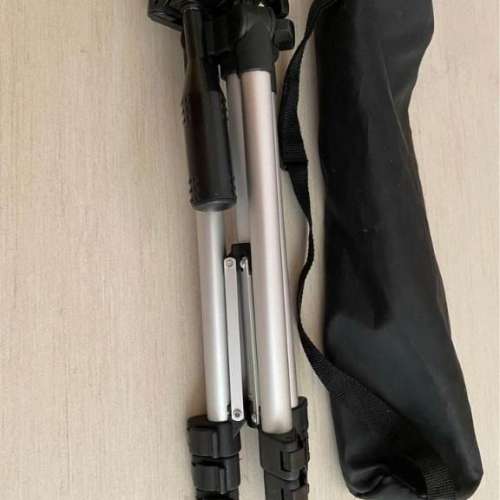 Vivitar三腳架 有袋 ( 新淨如圖 )