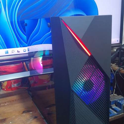 全新未開盒RGB燈條側透MATX電腦小機箱10個
