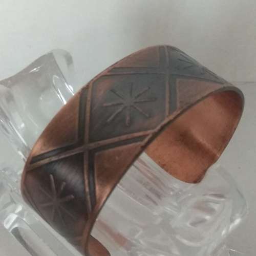 一手三隻紅銅手鐲，古舊存貨，共售200元單只150元。no.A18.4.24