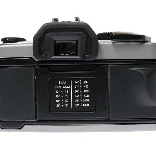 Vivitar V3800N 35mm SLR Film Camera with Vivitar Macro Focusing Zoom 28-70mm f/3