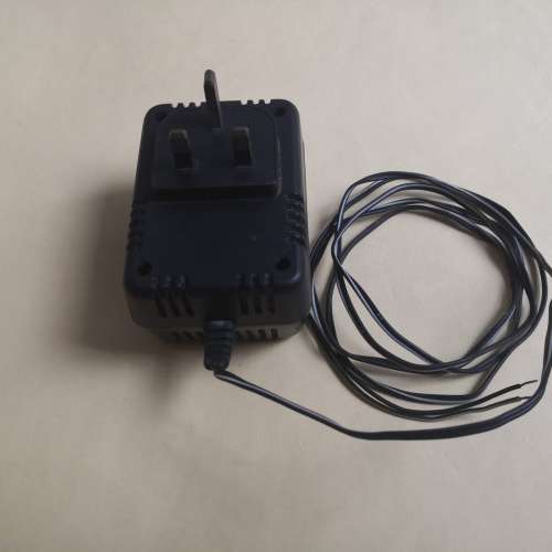 NICOLE 英式AC 12V 1.5A火牛