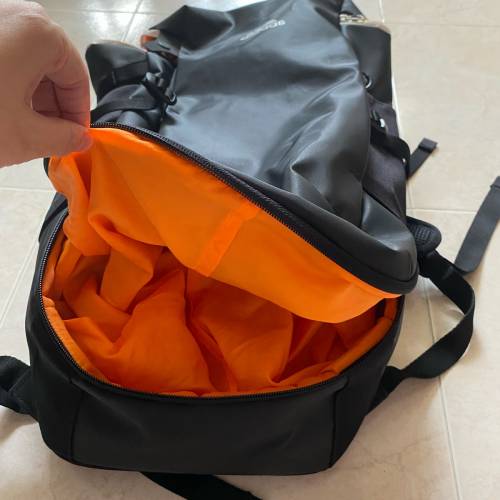 Adidas OPS 30L背囊 多間隔可側面開有鞋隔