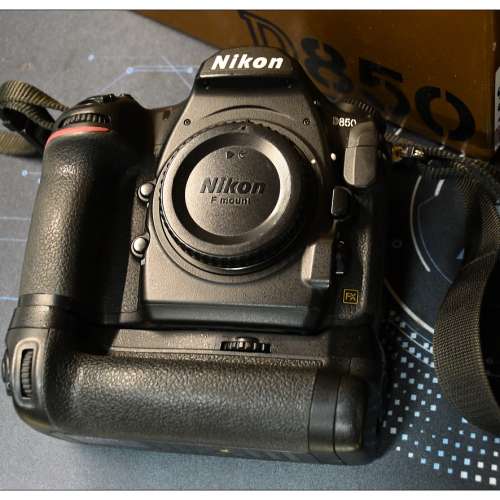 Nikon D850+ MB-D18