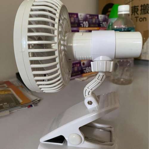 夾車仔、夾枱、坐枱多角度調校風扇，usb 义電