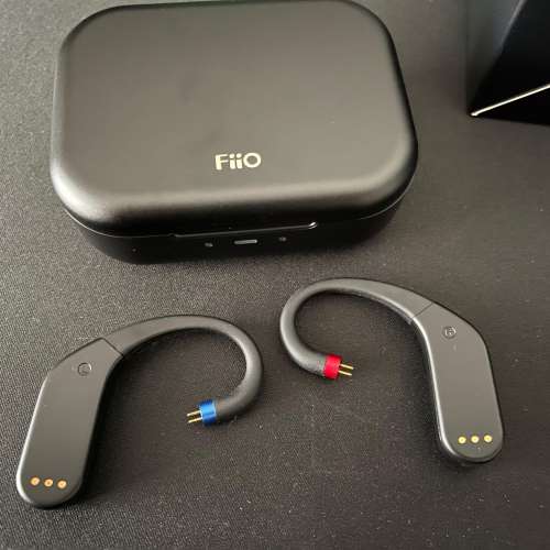 Fiio 藍芽耳掛 UTWS5 (99%極新）