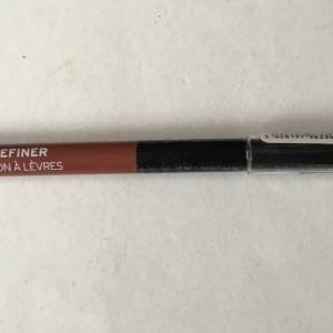 全新 Lip Definer 唇線筆