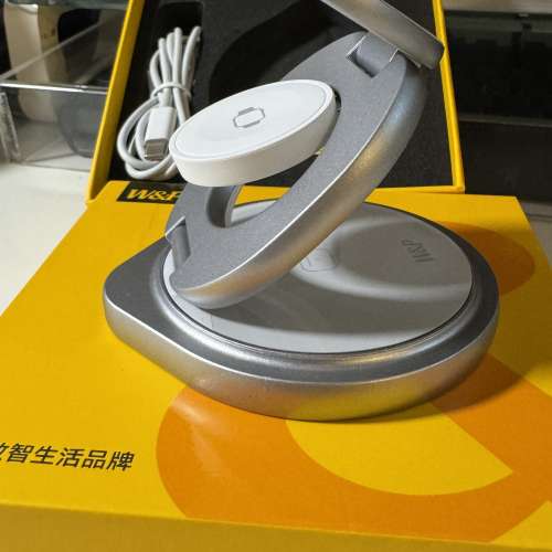 無線三合一充電座