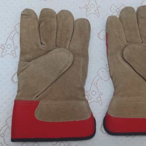 全新 啡+紅色燒焊手套一對 厚料燒焊手襪 勞工手套 建築手套 野營燒烤手套 耐磨 耐熱...