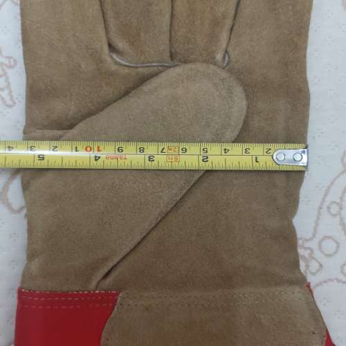 全新 啡+紅色燒焊手套一對 厚料燒焊手襪 勞工手套 建築手套 野營燒烤手套 耐磨 耐熱...